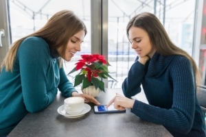 EDRS Counselor helping a client